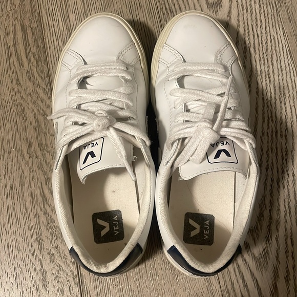 Veja Esplar Sneakers - Picture 7 of 8